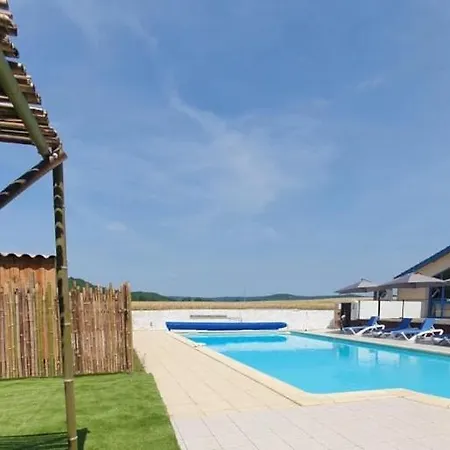 3 étoiles - Piscine - Ccbgbeh Hébergement de vacances Puy-lʼÉvêque